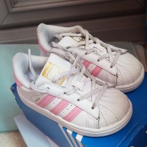 Toddler girls shell toe Adidas